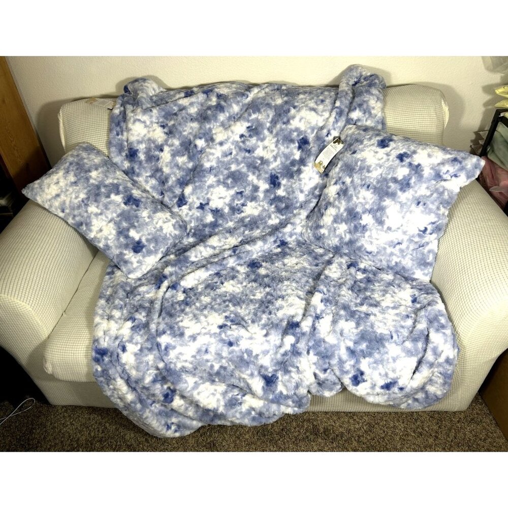 Aviva Stanoff  Blue White Painted Sky Blanket 2 Pillow Set, Super Soft, NWT, MSR